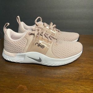 NIB Women’s Nike Renew IN-SEASON TR (SIZE 8)
